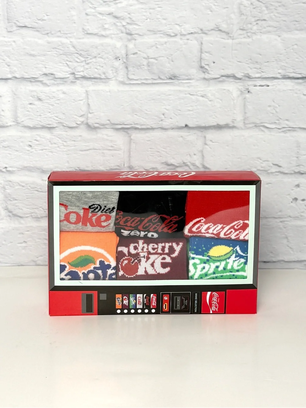 New Coca-Cola Novelty Crew Sock Vending Machine Gift Set 6pk
